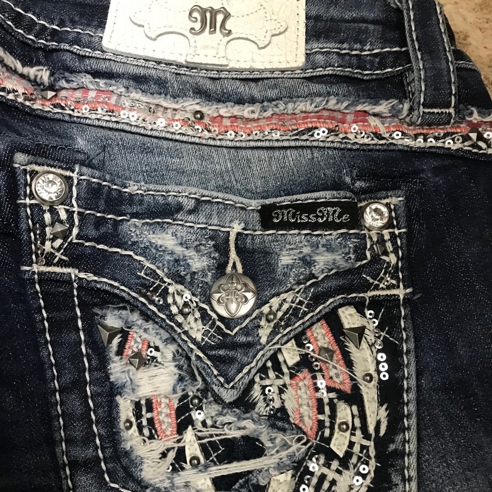 Miss Me Mid Rise Easy Straight- 28/31